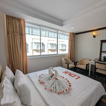 Dong Kinh Hotel Хошимин Екстериор снимка
