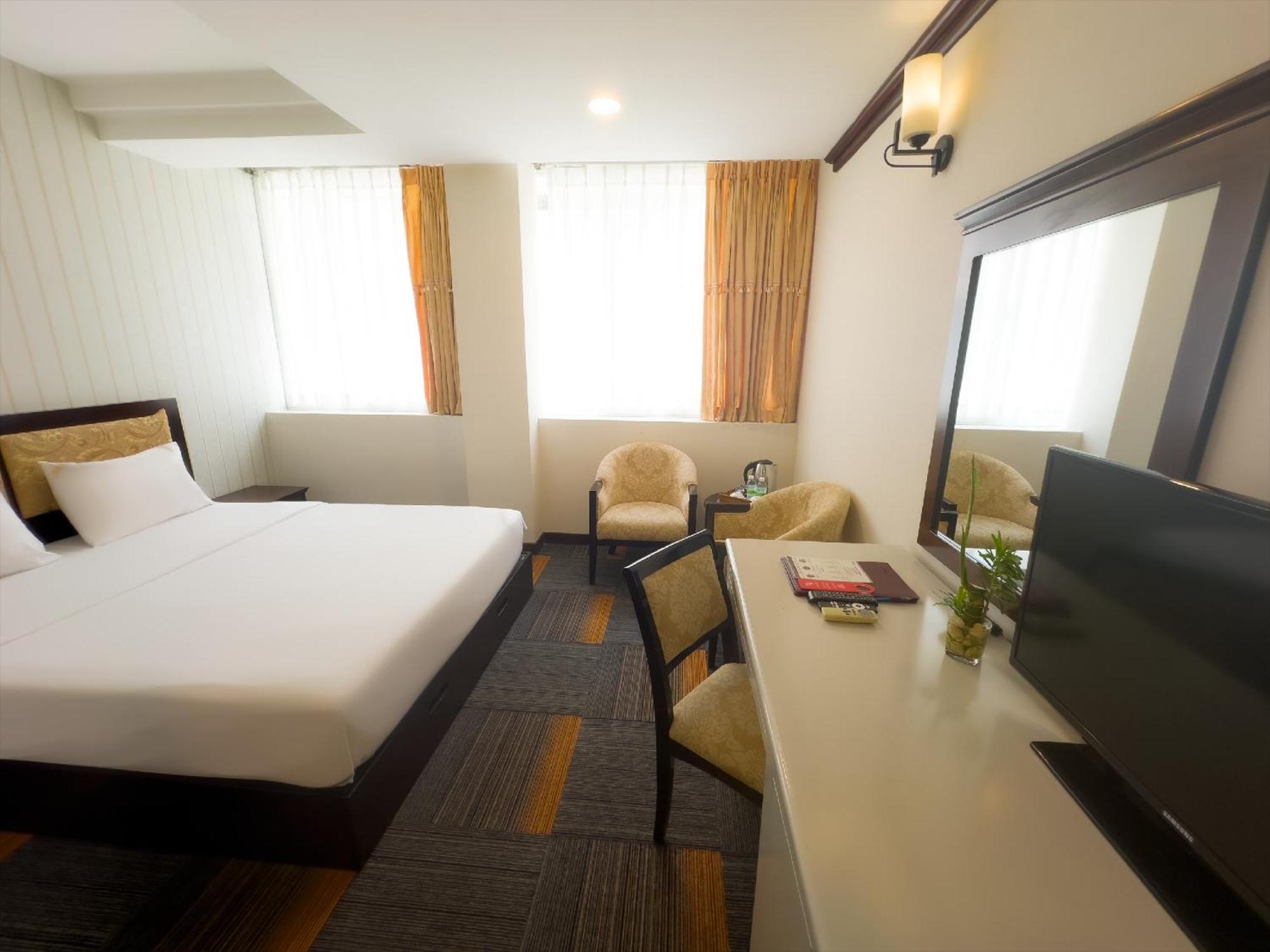 Dong Kinh Hotel Хошимин Екстериор снимка