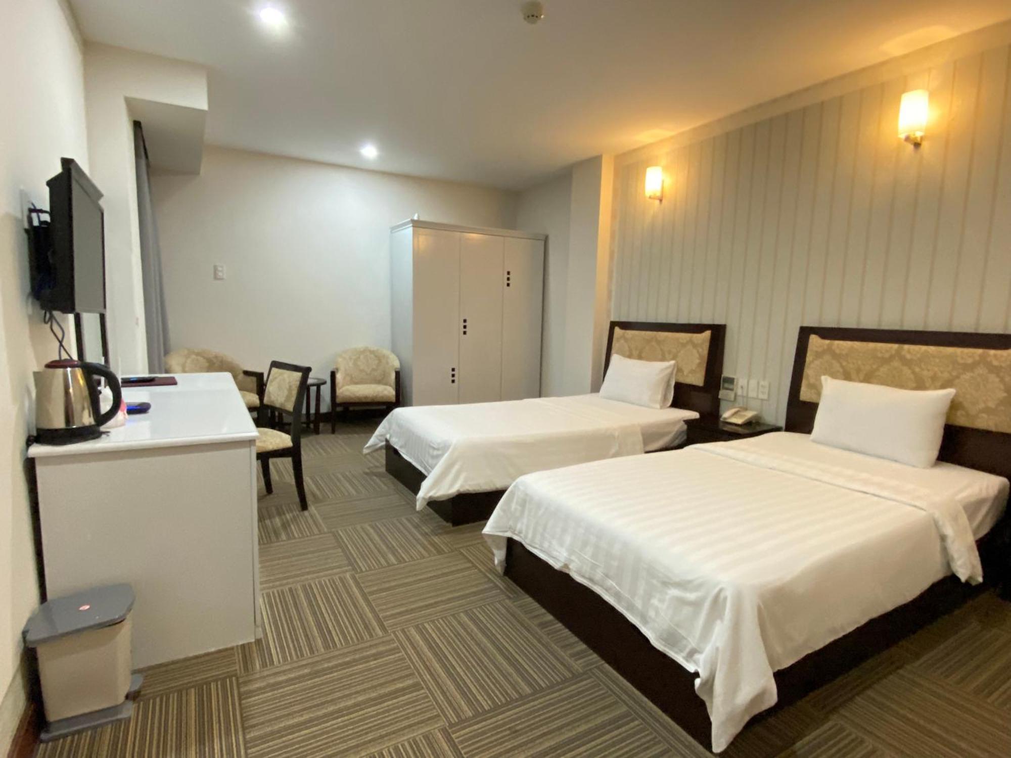 Dong Kinh Hotel Хошимин Екстериор снимка