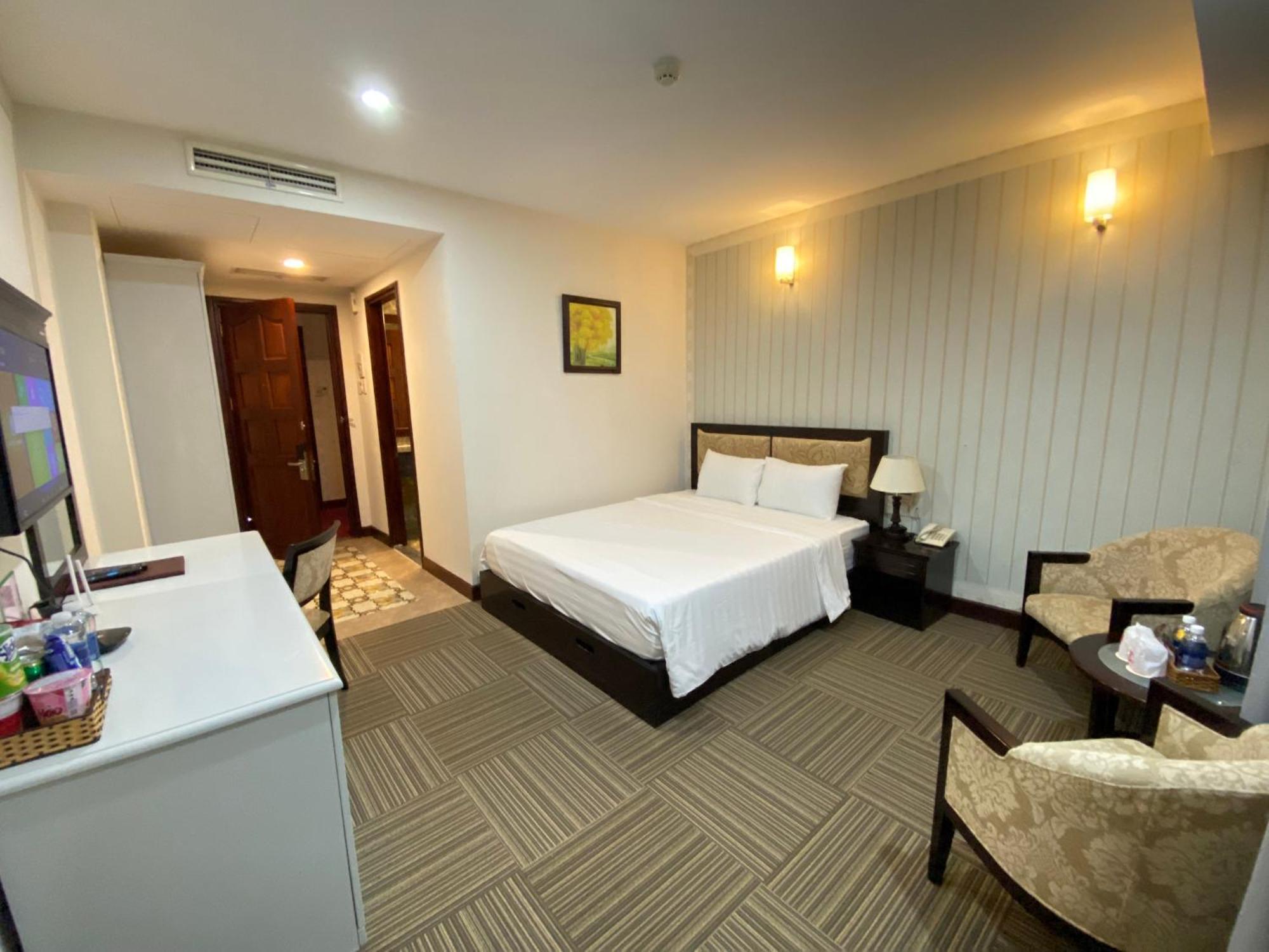 Dong Kinh Hotel Хошимин Екстериор снимка