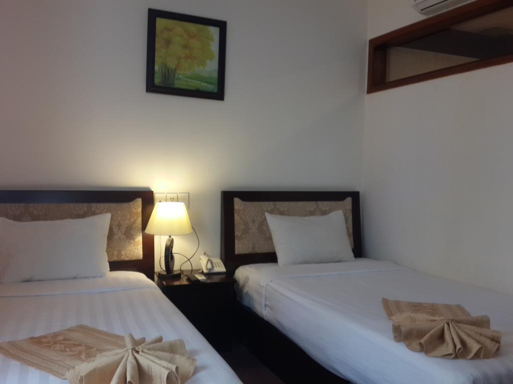 Dong Kinh Hotel Хошимин Екстериор снимка