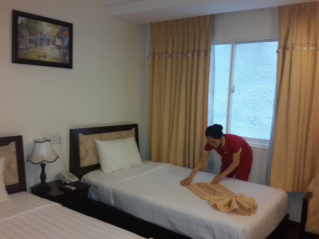 Dong Kinh Hotel Хошимин Екстериор снимка