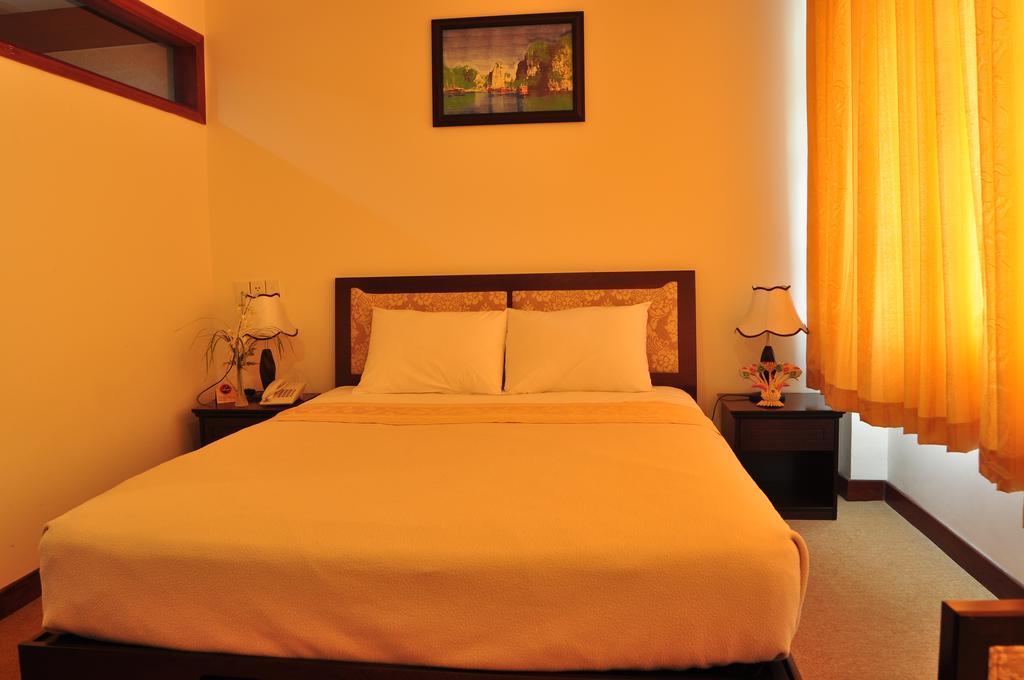 Dong Kinh Hotel Хошимин Екстериор снимка