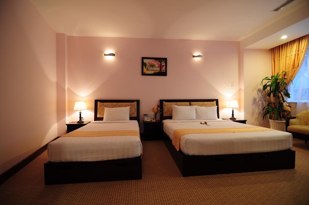 Dong Kinh Hotel Хошимин Екстериор снимка